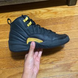 Air Jordan 12 Black Taxi Size 5 1/2 