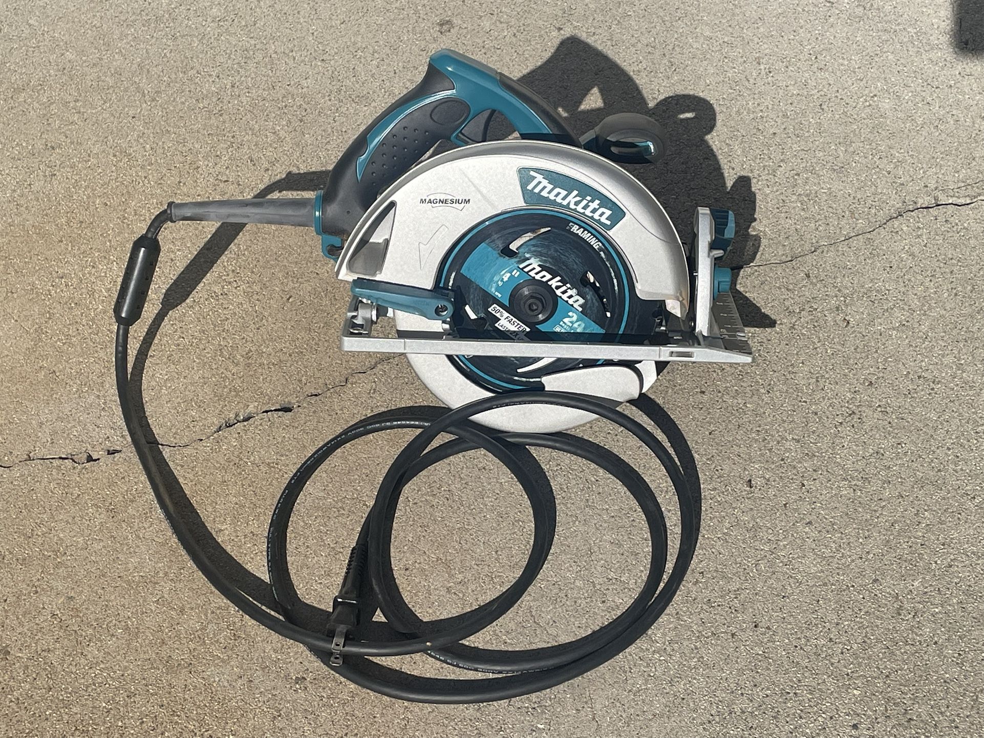Makita Circular Saw 5007 MG