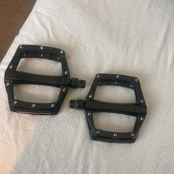 FPD Light Aluminum Studded Mountain Bike  Platform Pedals Black