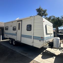 1994 Road Ranger 23 Foot Travel Trailer 