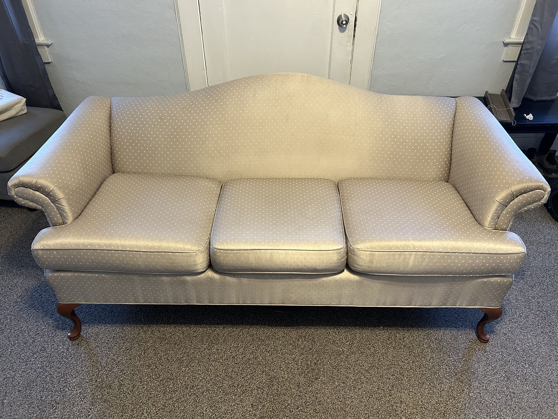 Vintage Couch Cream Color