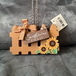 New Sunflower Fields Wood Fence Decoration