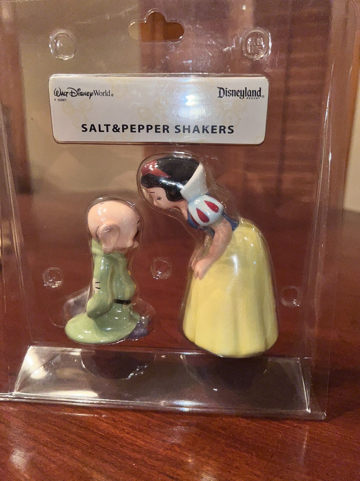 Walt Disney Snow White & Dopey Salt & Pepper Shakers 