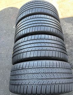 245 45 18 Michelín I'm selling this set of tires with 80% life left on all 4
