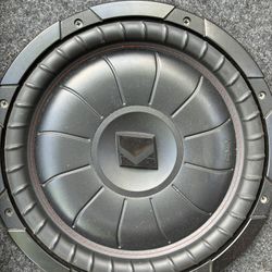2 12s Kickers & Amp Rockford Fosgate 