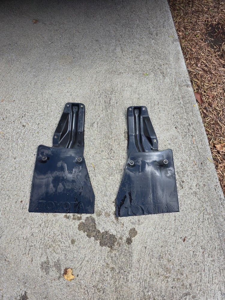 Toyota Pickup Mud Flaps