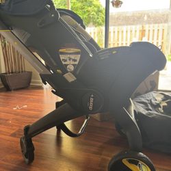 Doona Baby Stroller With Free Donaa Bag And Travel Bag AirPlay Friendly 