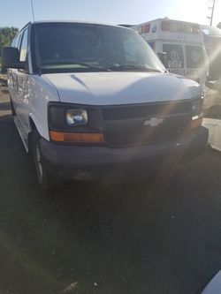 2003 and up chevy & GMC VANS FOR PARTS !!!