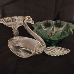Set Of 4 Vintage Glass Pieces