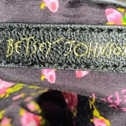 BETSEY JOHNSON BLACK LEATHER HEART EMBROIDERED PURSE