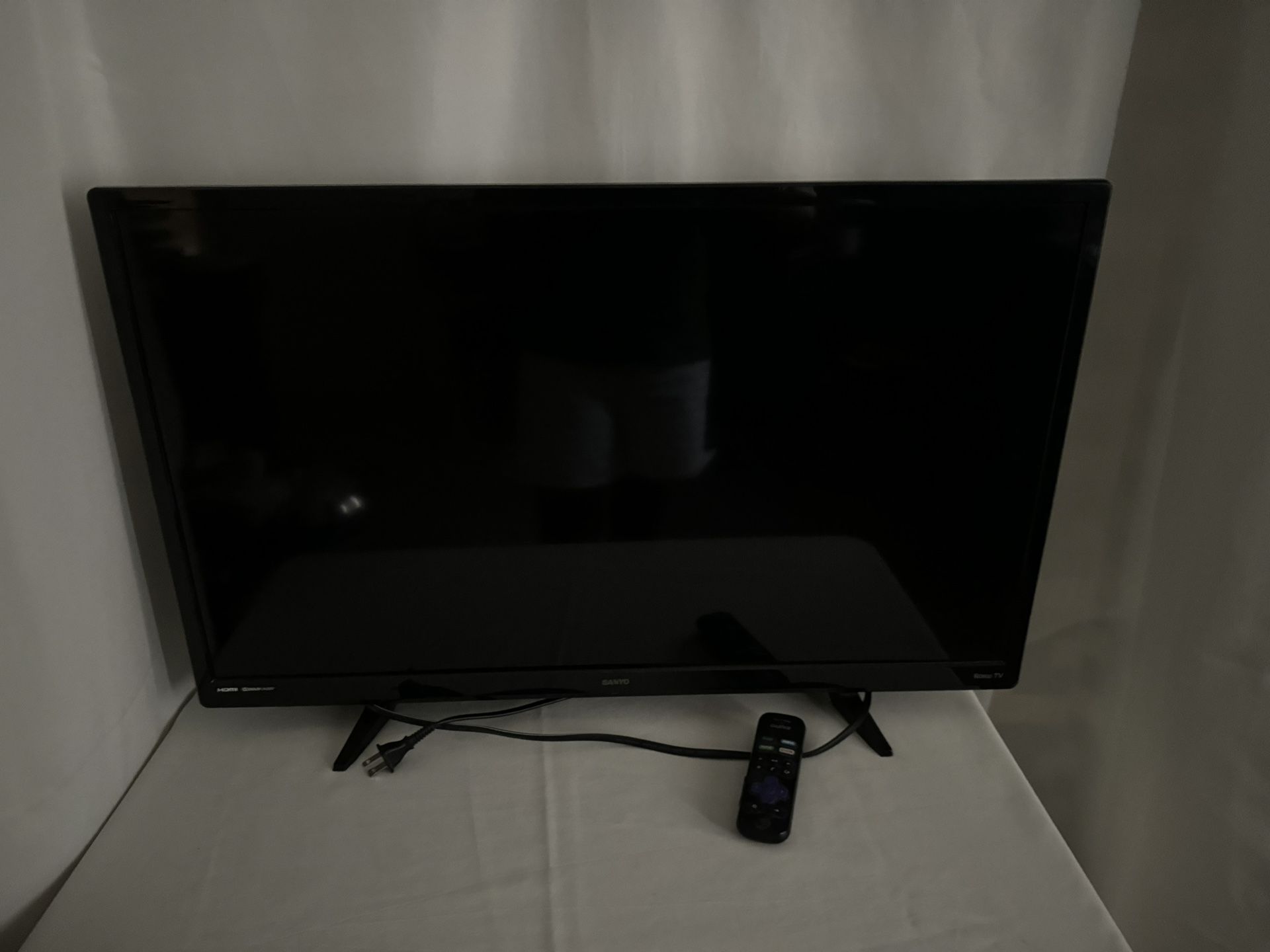 32 Inch Black Sanyo Roku Smart TV With Remote Control