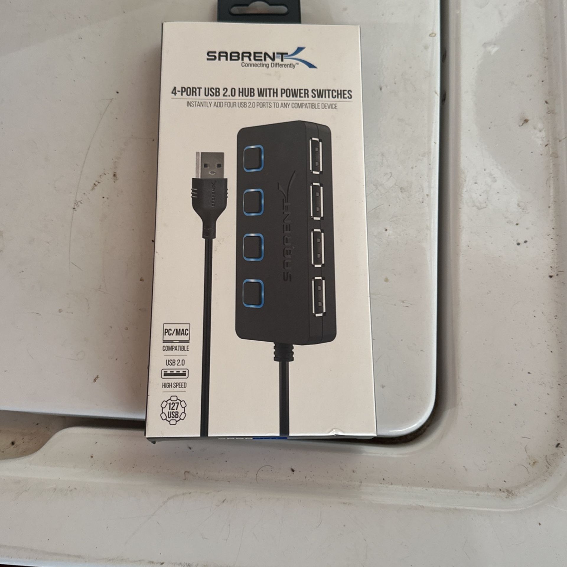 4-Port USB 2.0 Hub With Power Switches