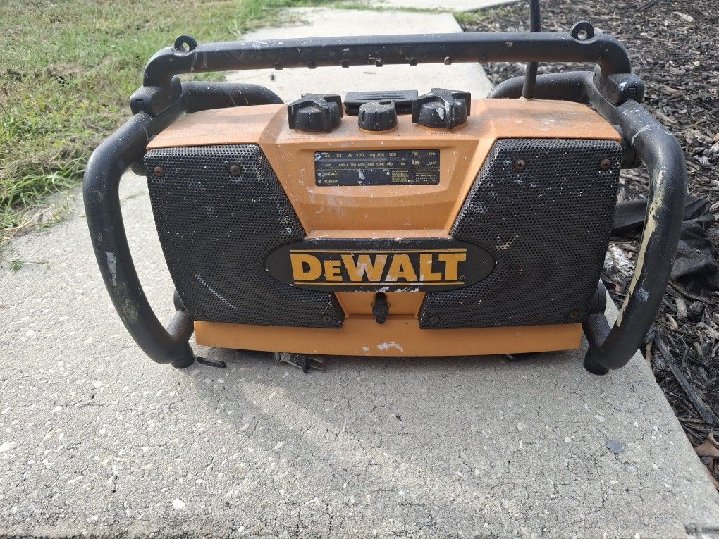 DeWALT Radio