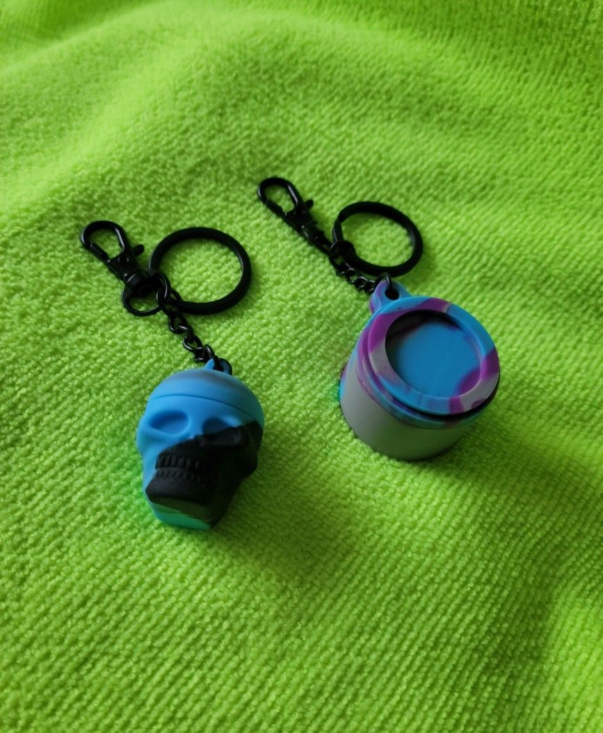 BLU/BLK Lot 3ml Skull/6ml Cylinder Silicone Wax/Dab/Oil  Storage Container Keychains on Matte Black Hardware + 3 FREEBIES 