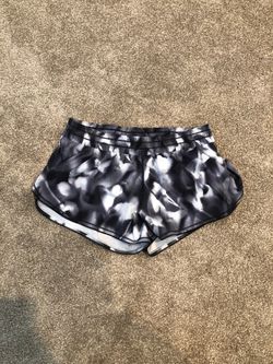 Lululemon Shorts - Size 4