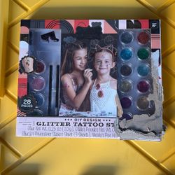 Glitter & Tattoos Designs