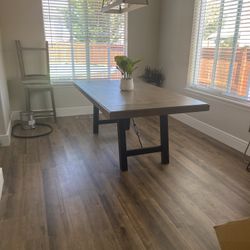 Dinning Room Table