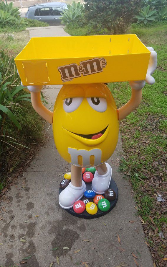 Yellow Peanut M&M Store Candy Display on Wheels for Sale in Ladera Ranch,  CA - OfferUp