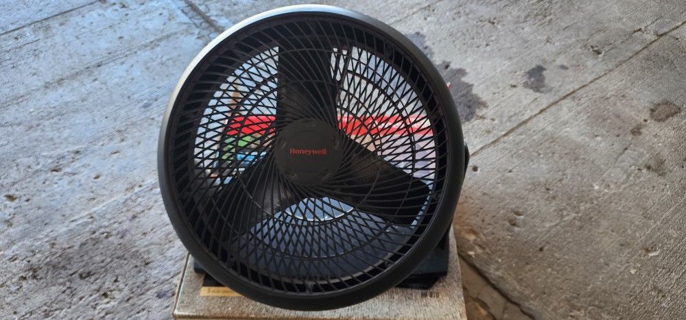 Honeywell HF-810 3-Speed High Velocity Air Circulator Floor Fan