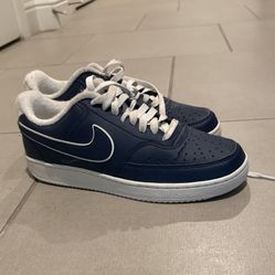Size 7 Men’s Nike Court Vision Low (Navy)