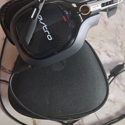 Series Elite 2 Controller And Astro HeadSet