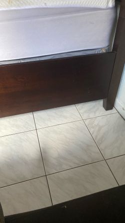 Quene Frame.  Sale