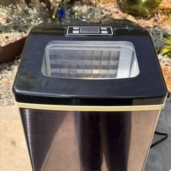 Frigidaire Countertop Icemaker Model EFIC-452