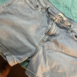 Levi’s Shorts 