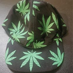 Black and Green Leaf Print Cap