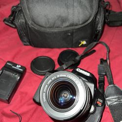 CANON EOS REBEL T3i WITH BAG & MICROPHONE 