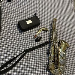 Amazing Yamaha Advantage Beginner Alto Saxophone 