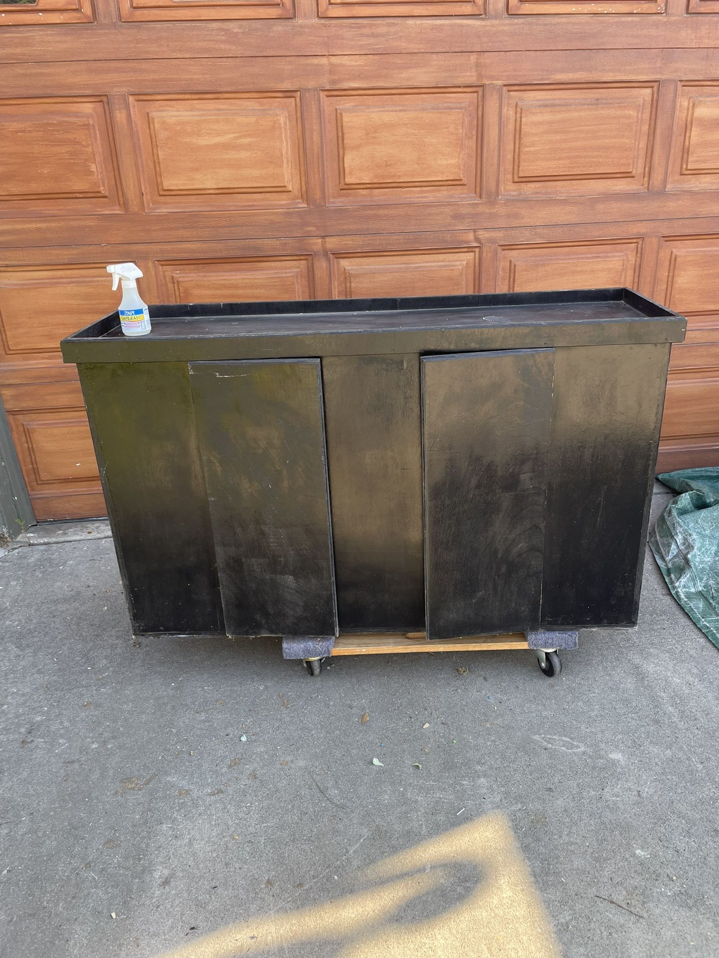 Aquarium stand