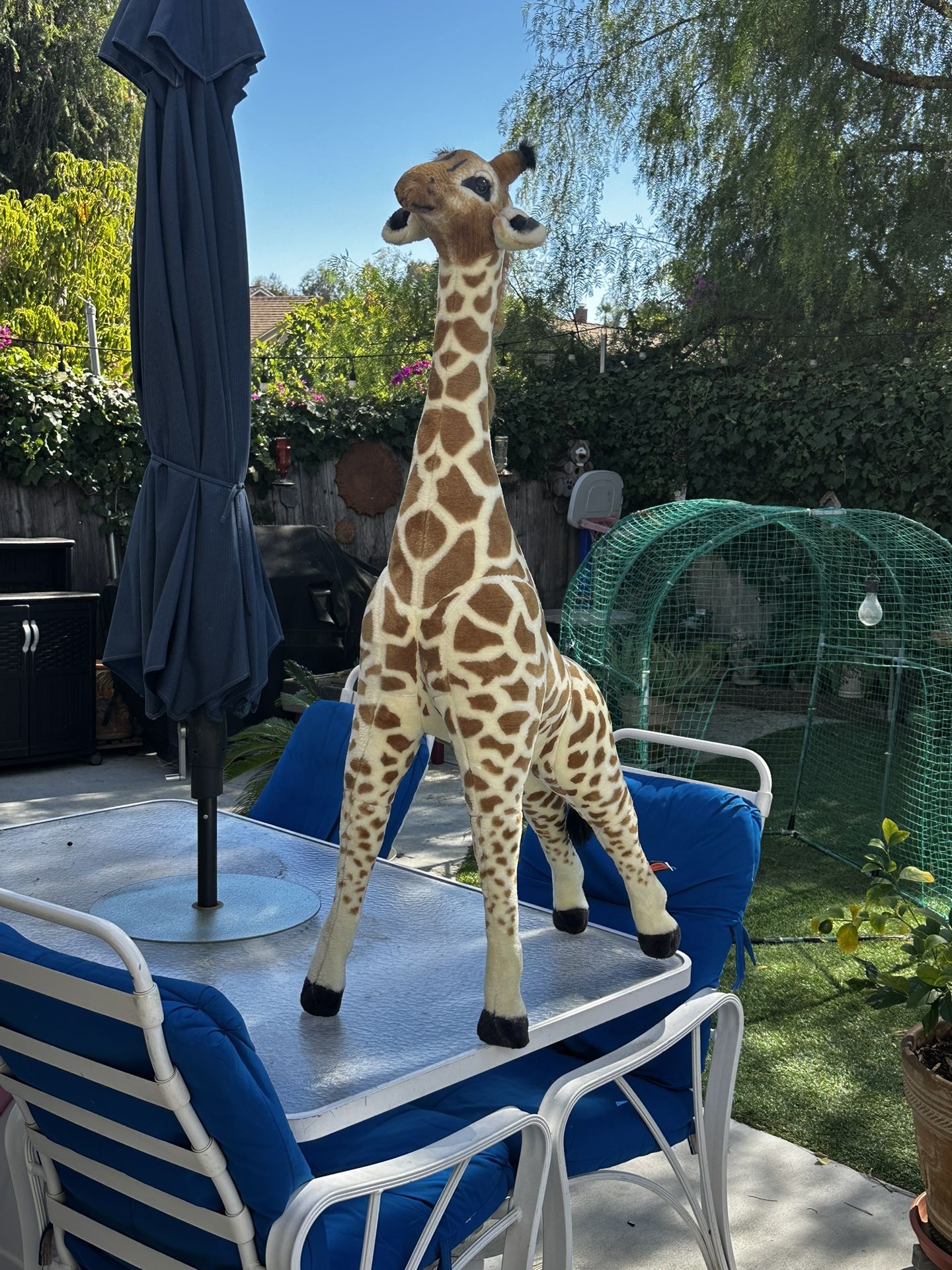 Melissa & Doug Giant Lifelike Giraffe Stuffed Animal, Stands About 4 1/2 Feet Tall 