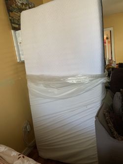Twin size bed