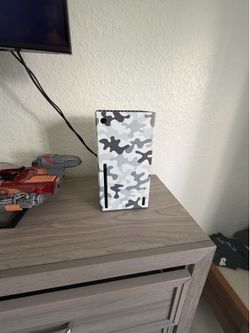 Xbox series x 1Tb 2 controllers