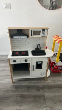 Toddler/Kids Kitchen
