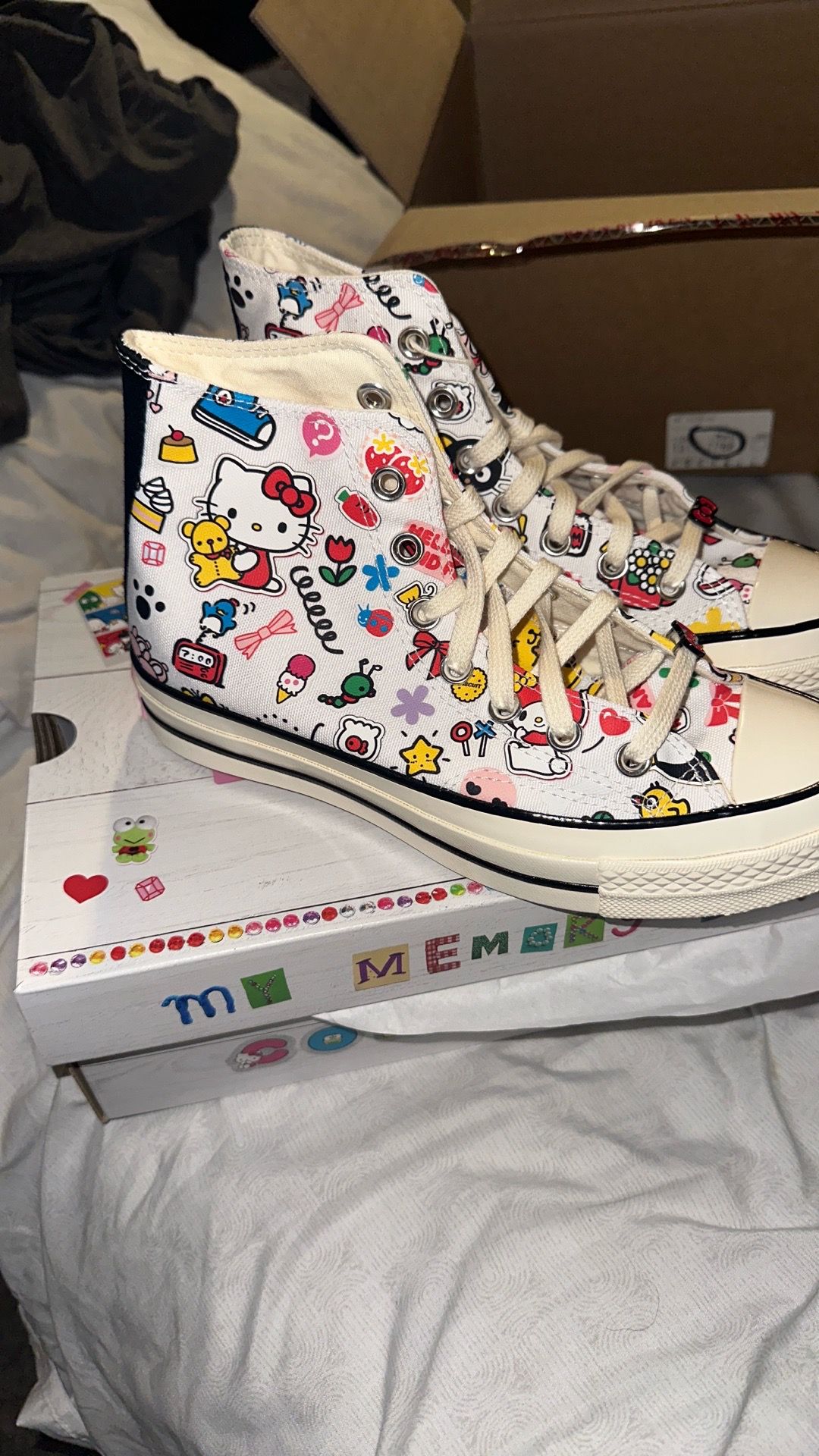 Hello Kitty Converse