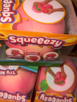 Viral Squeeezy peach squishy