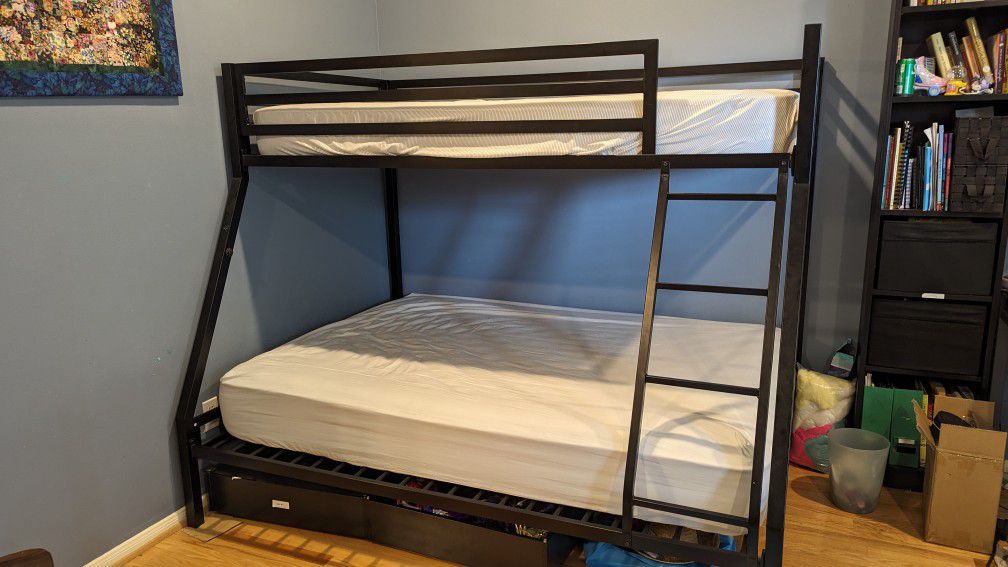 Bunk Bed Twin over Full size (includes only twin mattress)