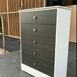 5 DRAWER DRESSER