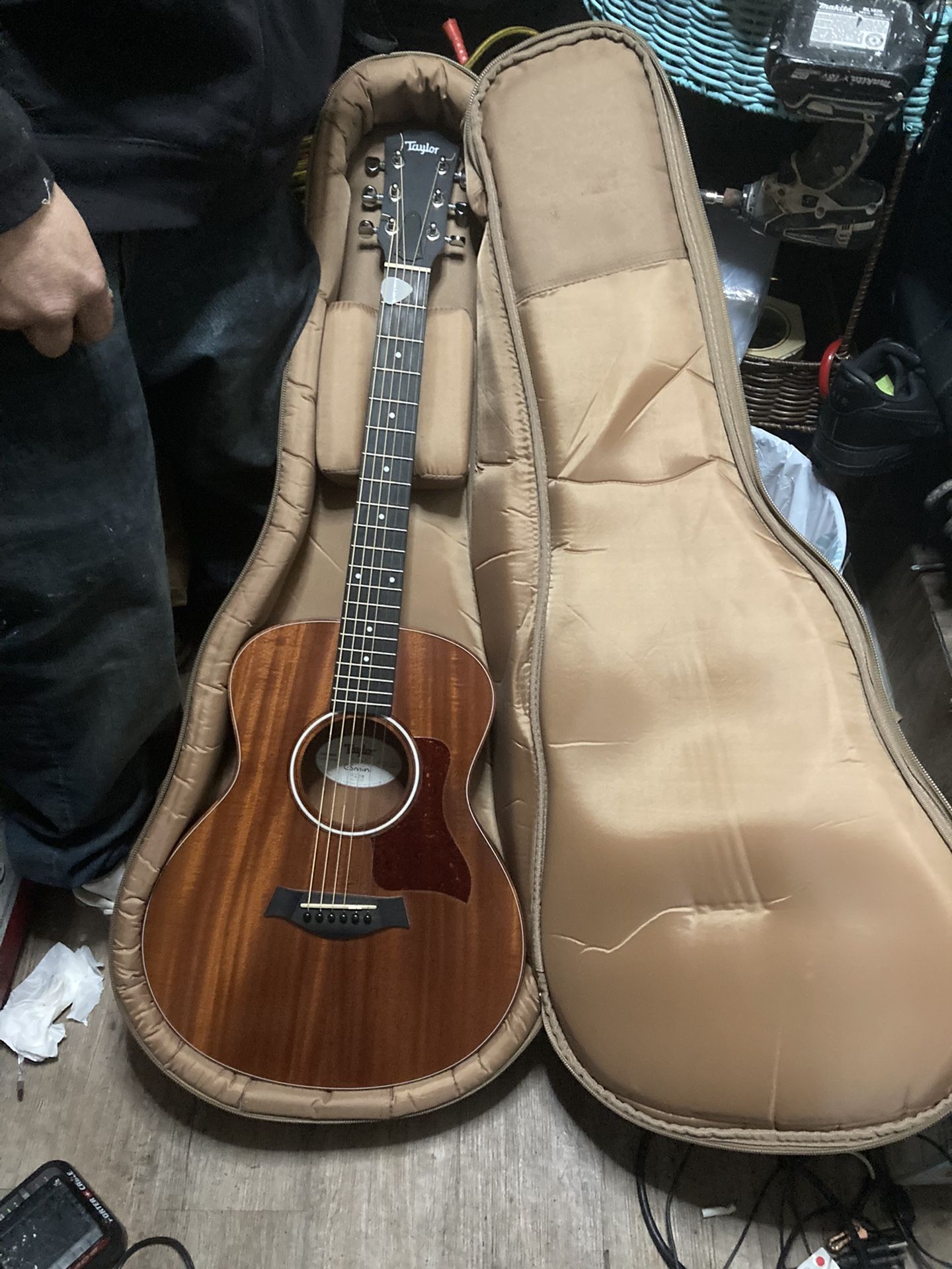 Taylor Guitar for Sale in Seatac, WA OfferUp