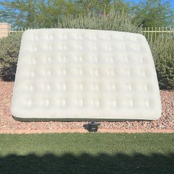 Coleman Queen Quickbed and Electric Pump - Used Once