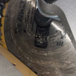 DEWALT 12-Inch Compound Miter Saw (Fixed Head) – Great Condition!