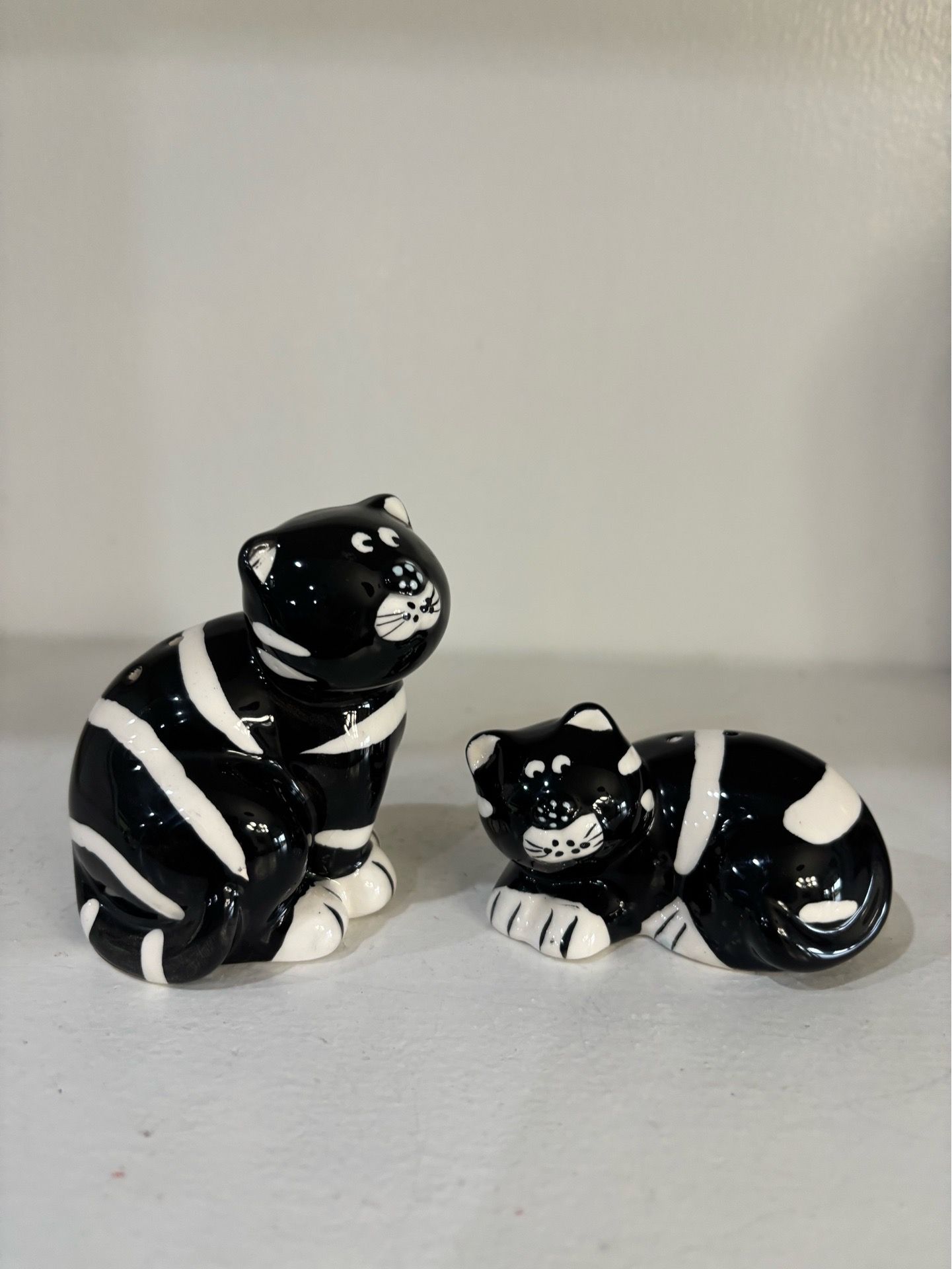 Vintage ceramic black and white striped cats salt and pepper shakers