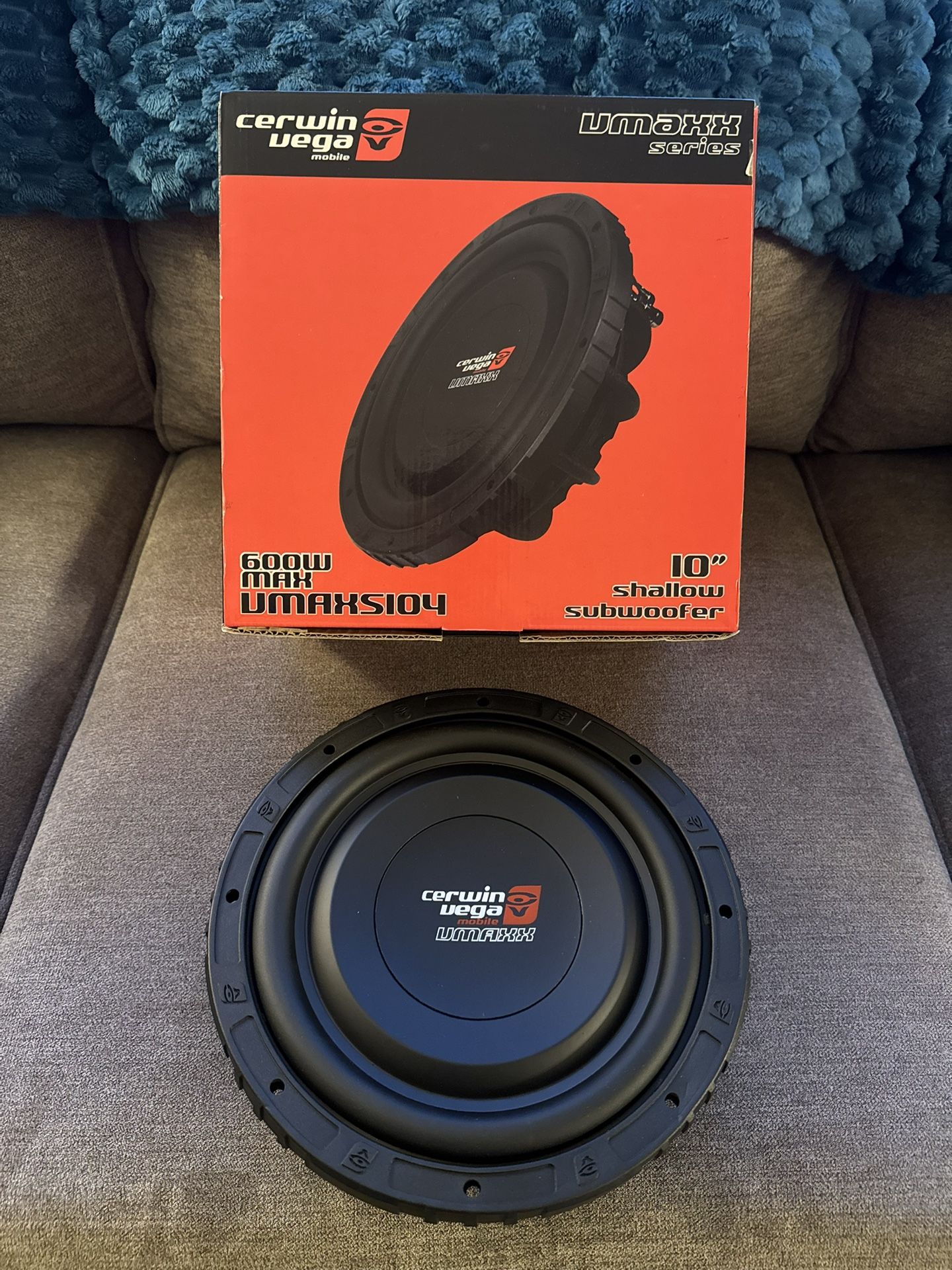 Brand New 600 Watt Cerwin Vega Shallow Mount 10 Inch Subwoofer 