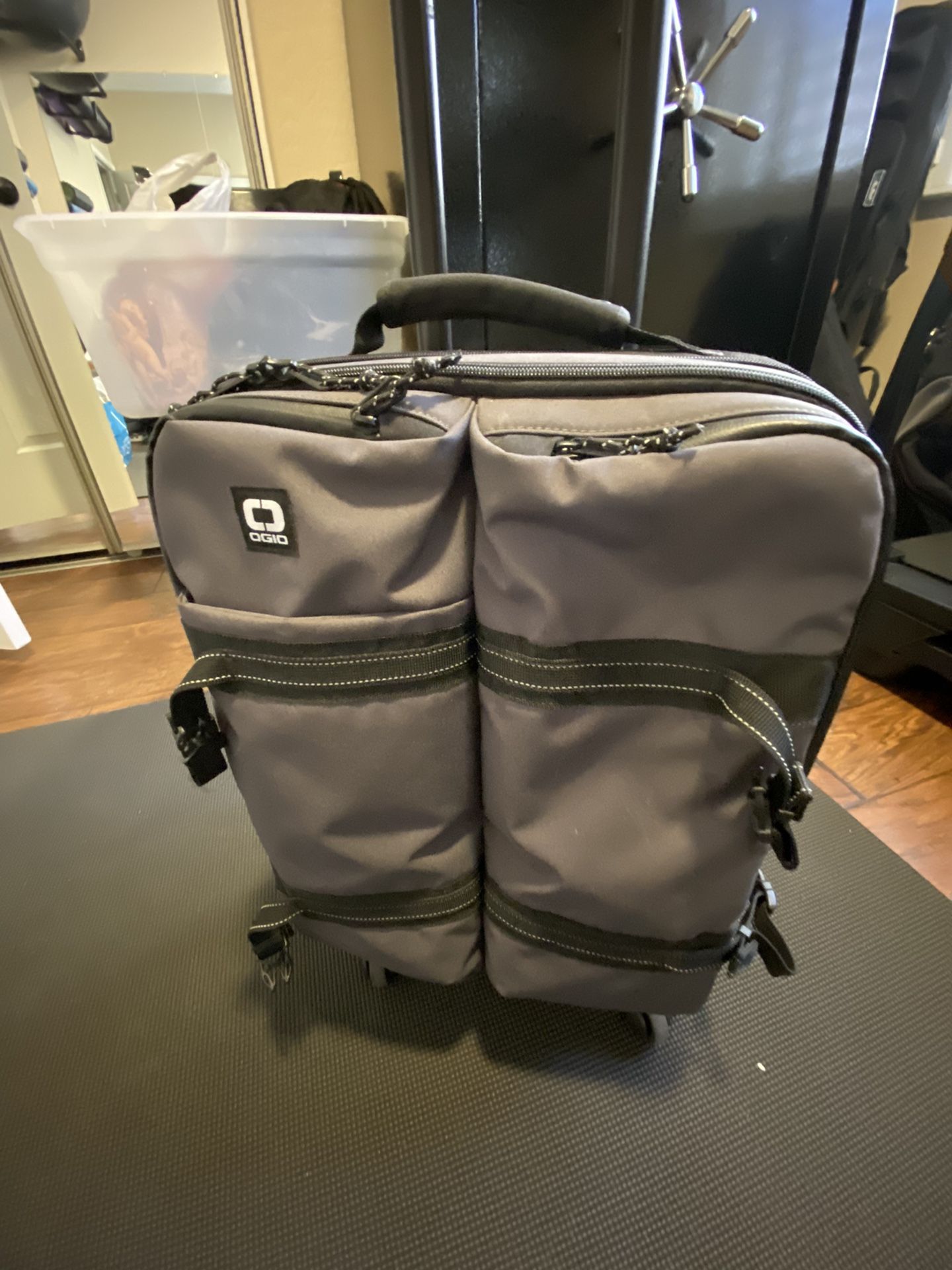 Ogio Alpha Convoy 520s Travel Bag