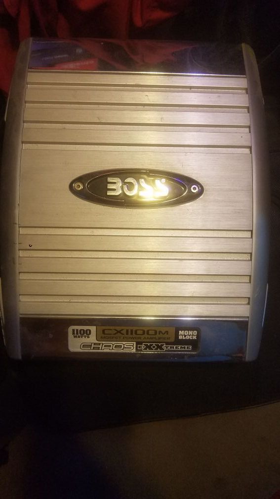 Car stereo amp 1100watts BOSS