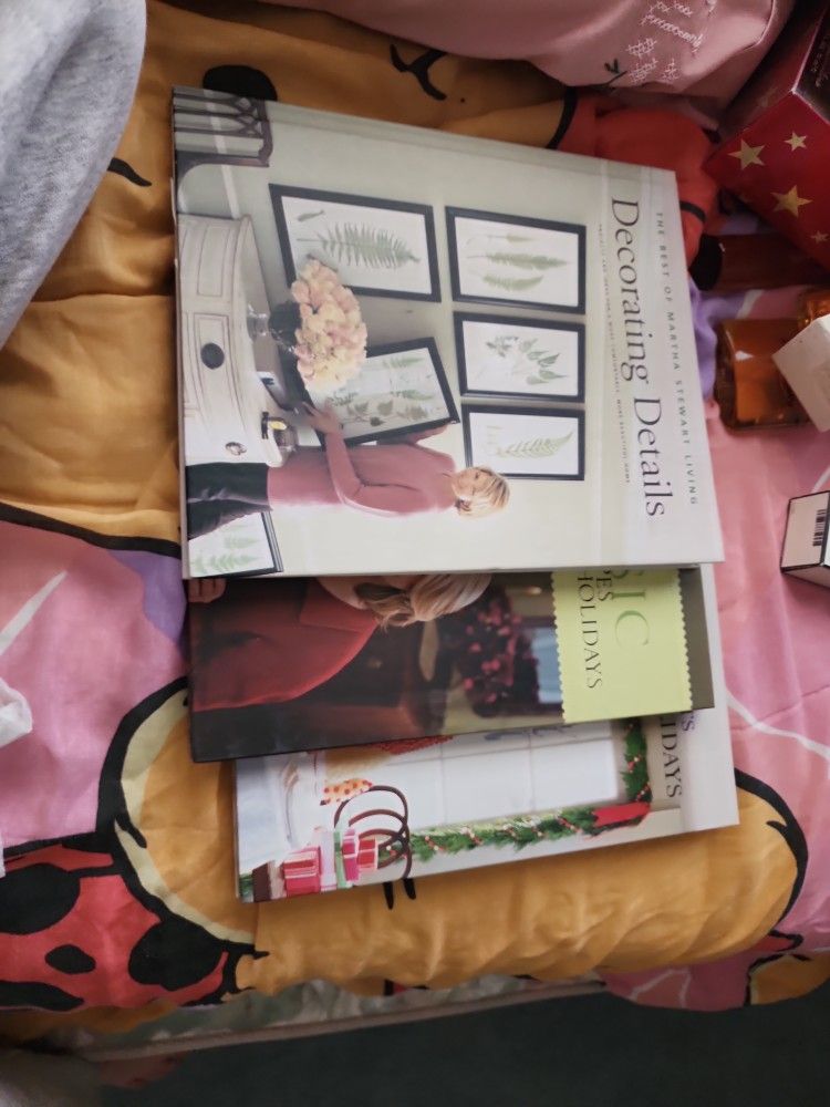 3 Martha Stewart Decorating Books