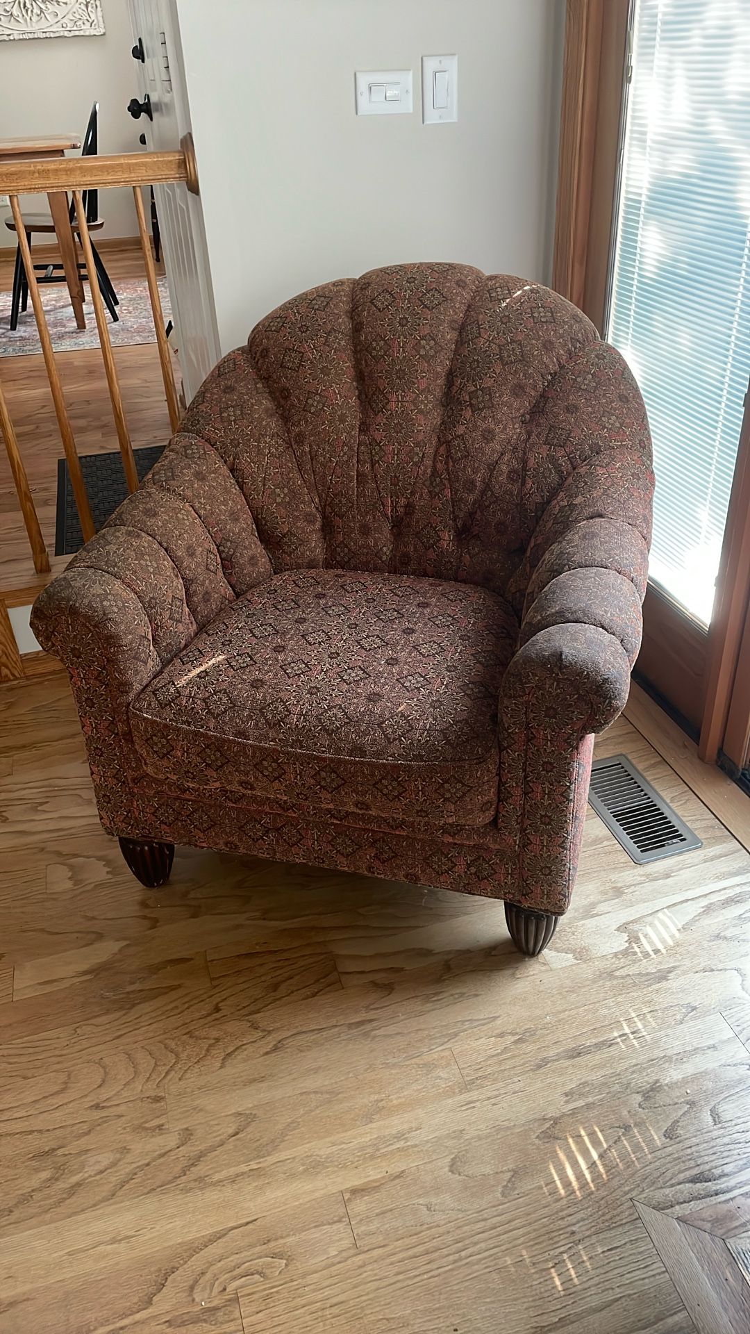 Lovely rust/brown tapestry armchair!