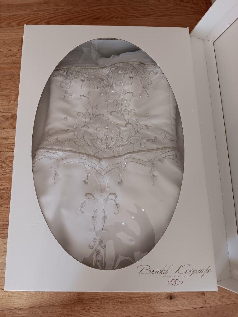 Oleg Cassini Wedding Dress (Style CT129)